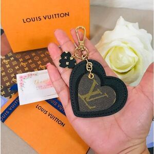 HEART CHARM BLACK